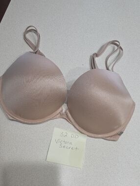 Victoria's Secret Light Nude T-Shirt Pushup Bra - 32DD